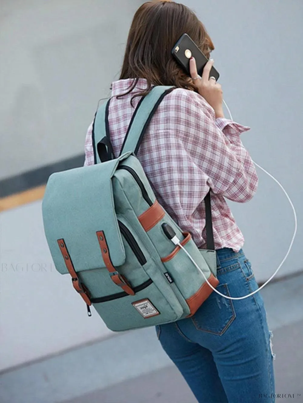 BagForLove - Travel-Friendly Notebook Bag with Built-In USB Charging Hub