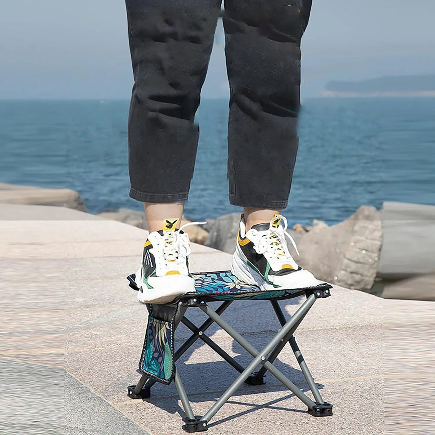 Camping Stool, Portable Folding Camping Stool with Carry Bag, 300 LBS Capacity, Lightweight, Durable, Ideal for Outdoor Activities, for Comfort & Convenience 30 * 30 * 28CM/11.8 * 11.8 * 11in E
