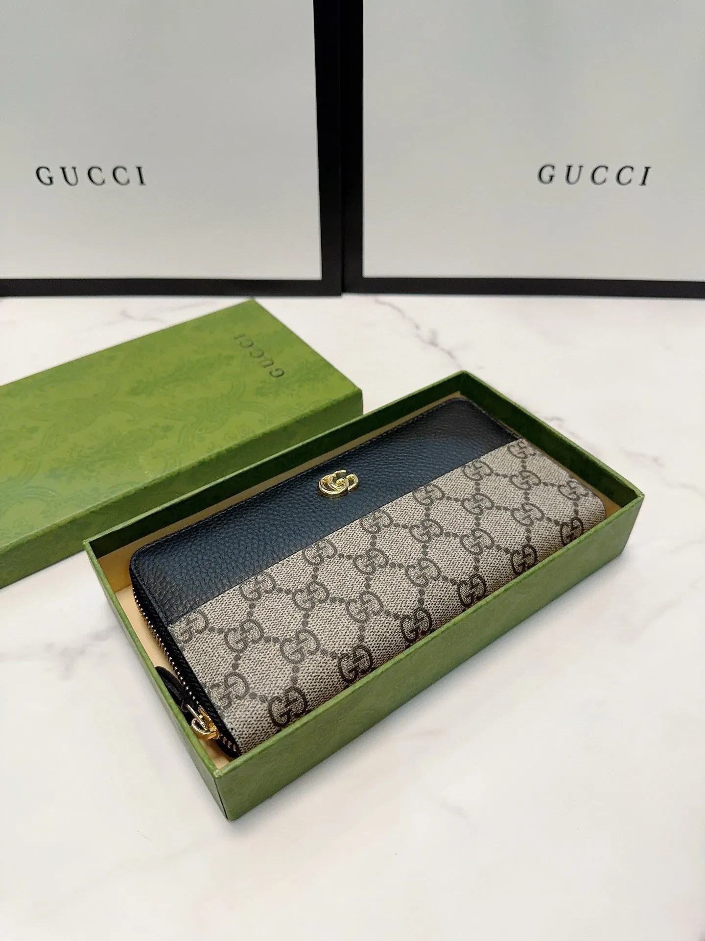 GC618 GG Marmont Zip Around Wallet / 7.5"W x 4.1"H x .8"D