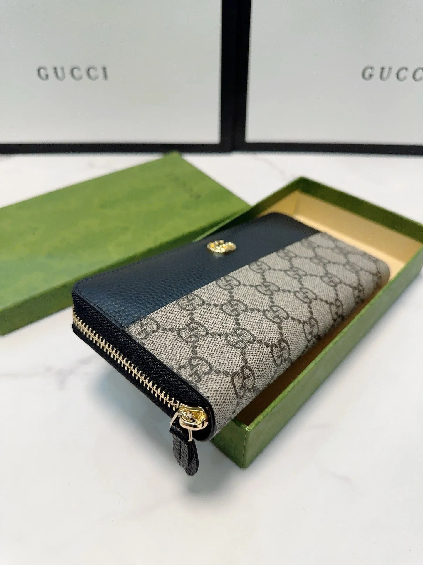 GC618 GG Marmont Zip Around Wallet / 7.5"W x 4.1"H x .8"D