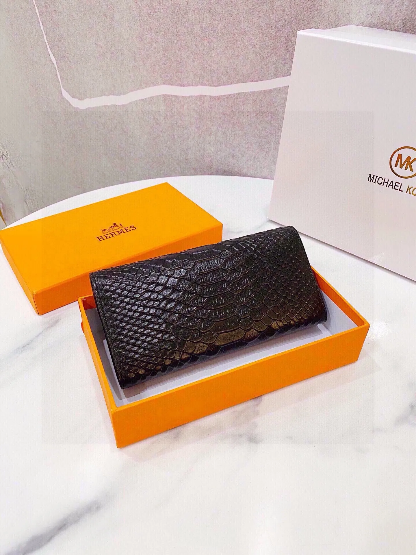 HM113 H Long Wallet / 7.4x3.9inch