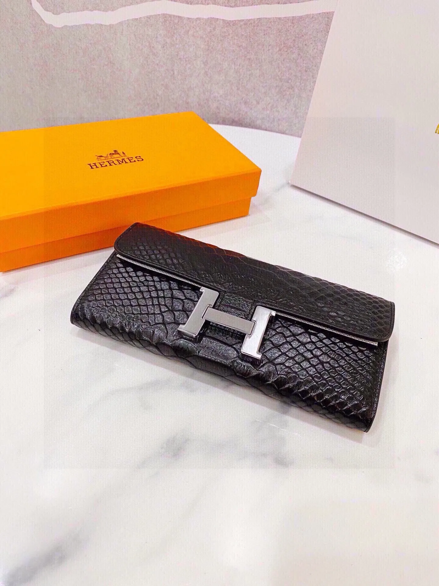 HM113 H Long Wallet / 7.4x3.9inch