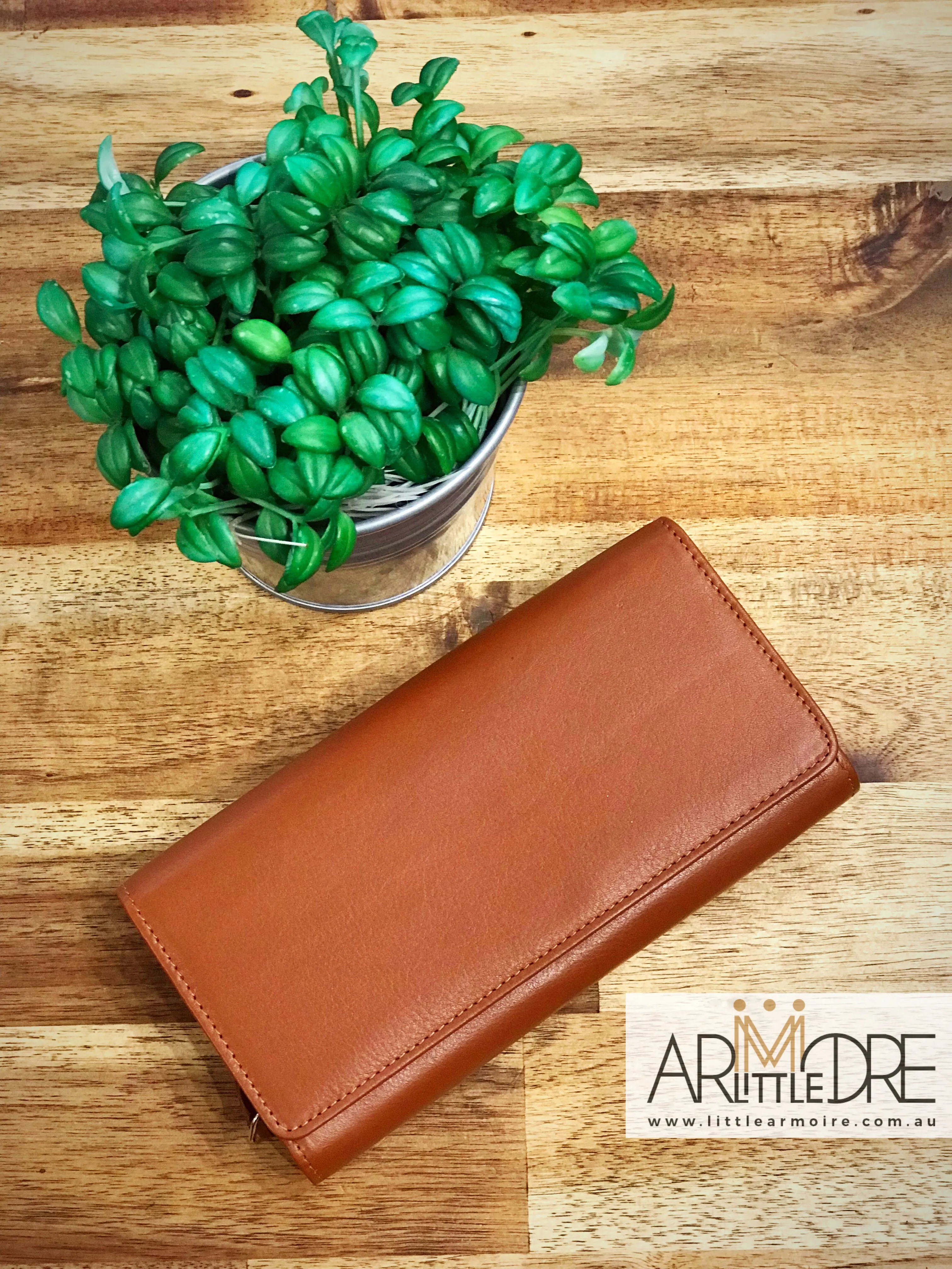 LA293 Large Ladies Wallet with Two Separate Compartments