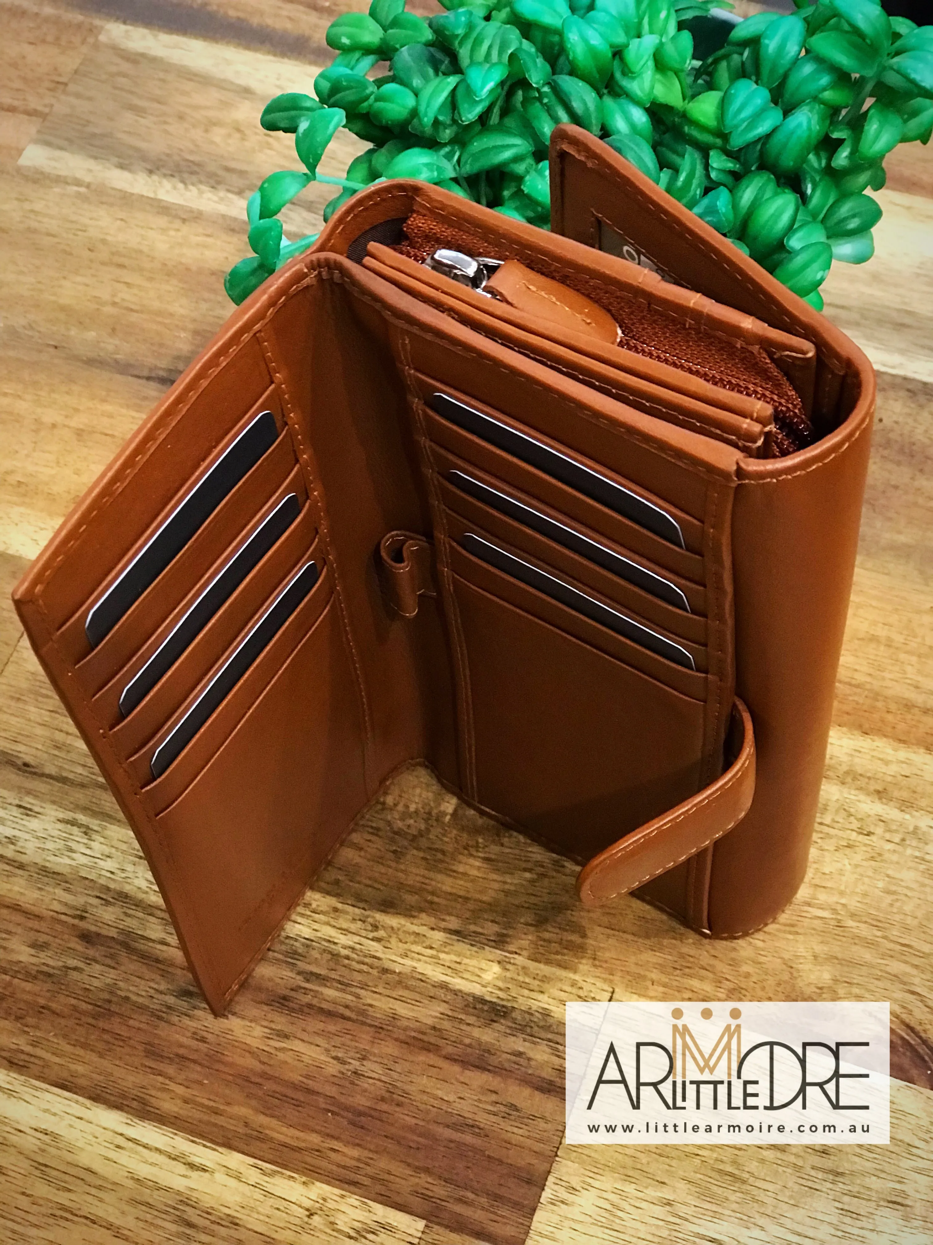 LA293 Large Ladies Wallet with Two Separate Compartments