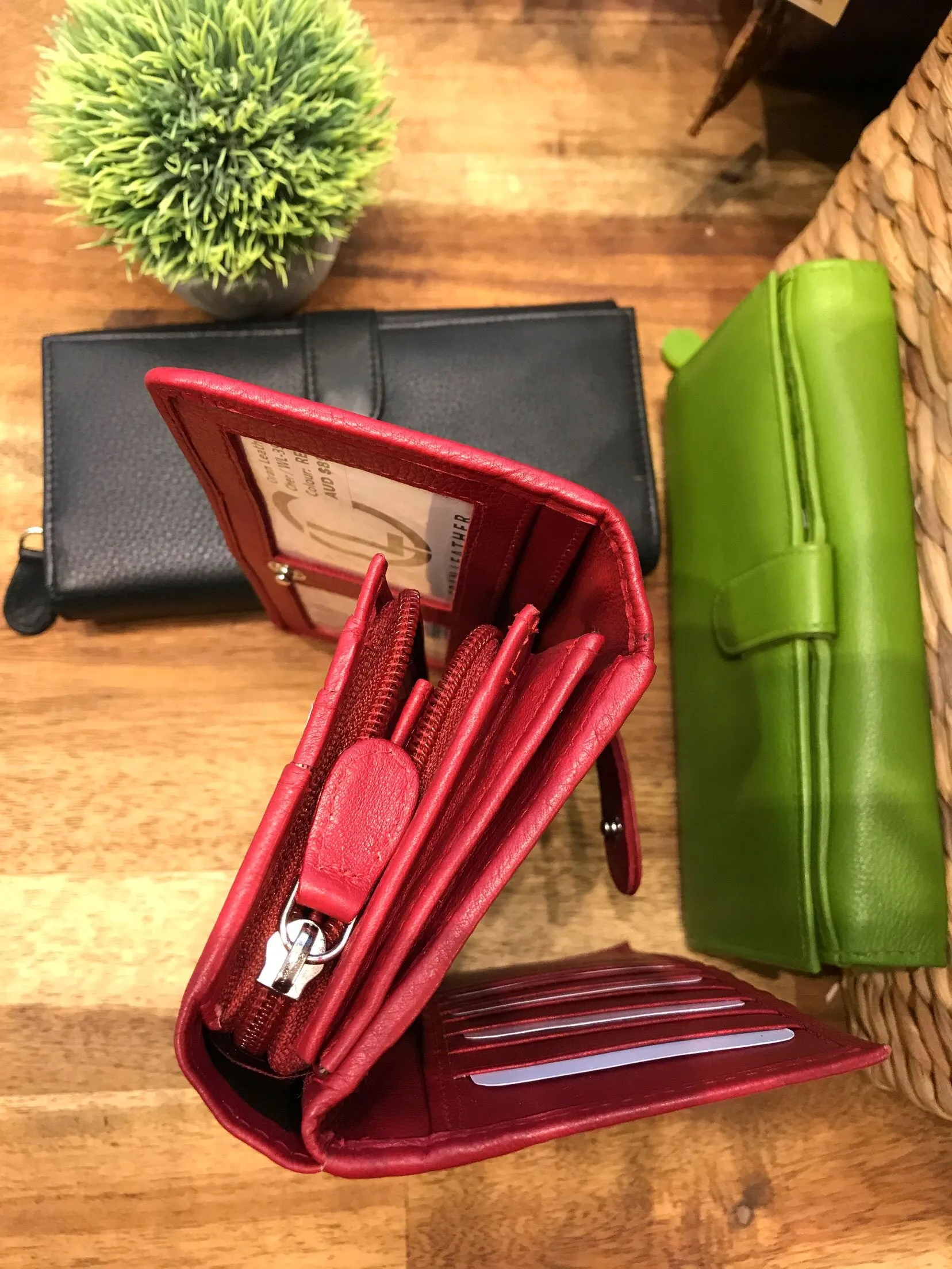 LA293 Large Ladies Wallet with Two Separate Compartments