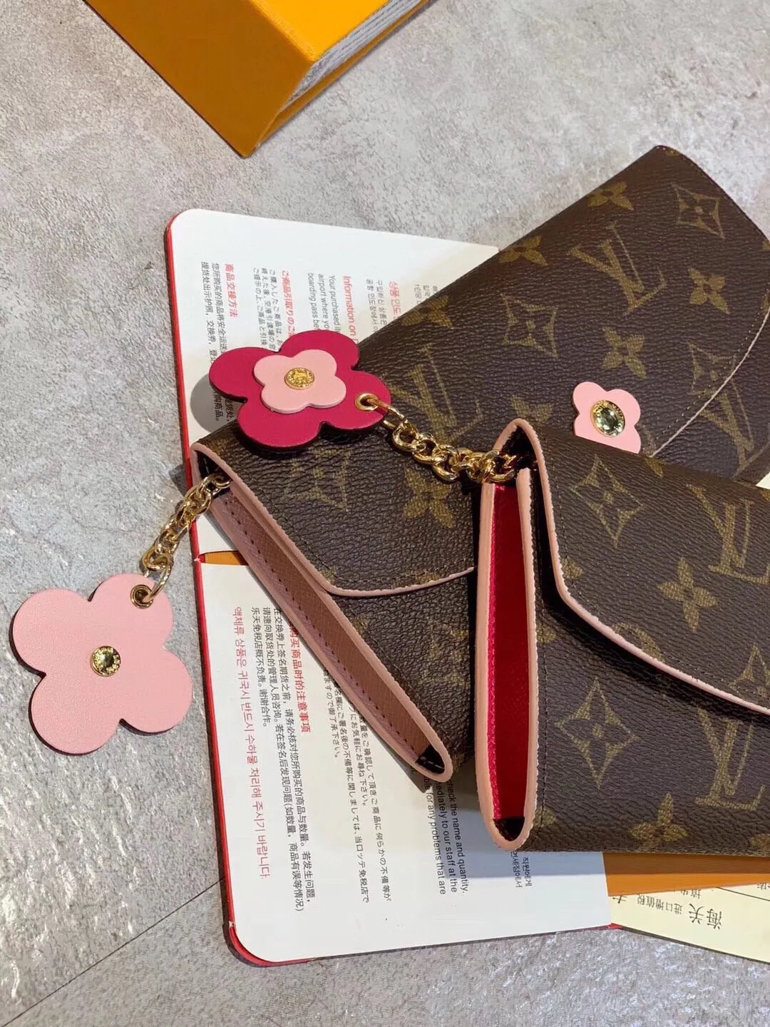 LB1035 LV Long Wallets / 7.4x3.9x0.8inch