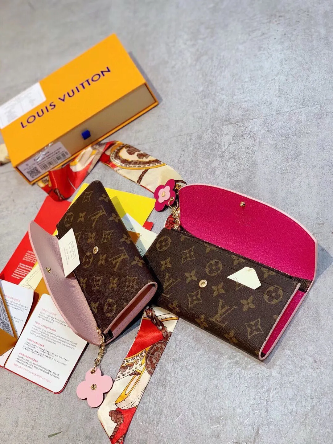 LB1035 LV Long Wallets / 7.4x3.9x0.8inch
