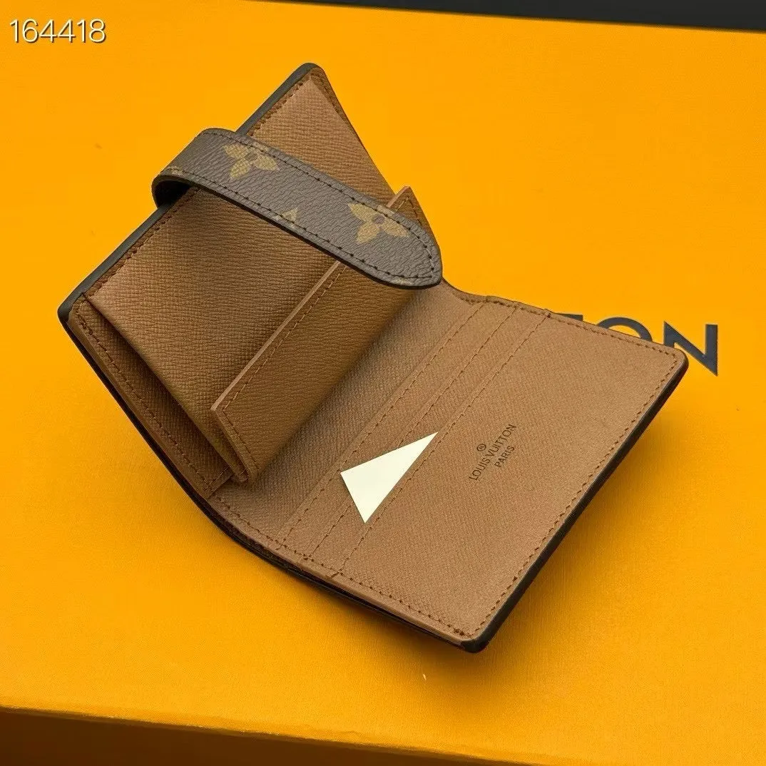 LB1231 Low Key Compact Wallet / 4.3 x 3.3 x 0.8 inches