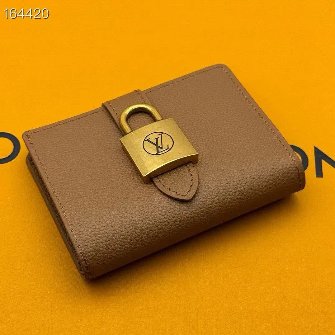 LB1231 Low Key Compact Wallet / 4.3 x 3.3 x 0.8 inches