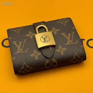 LB1231 Low Key Compact Wallet / 4.3 x 3.3 x 0.8 inches