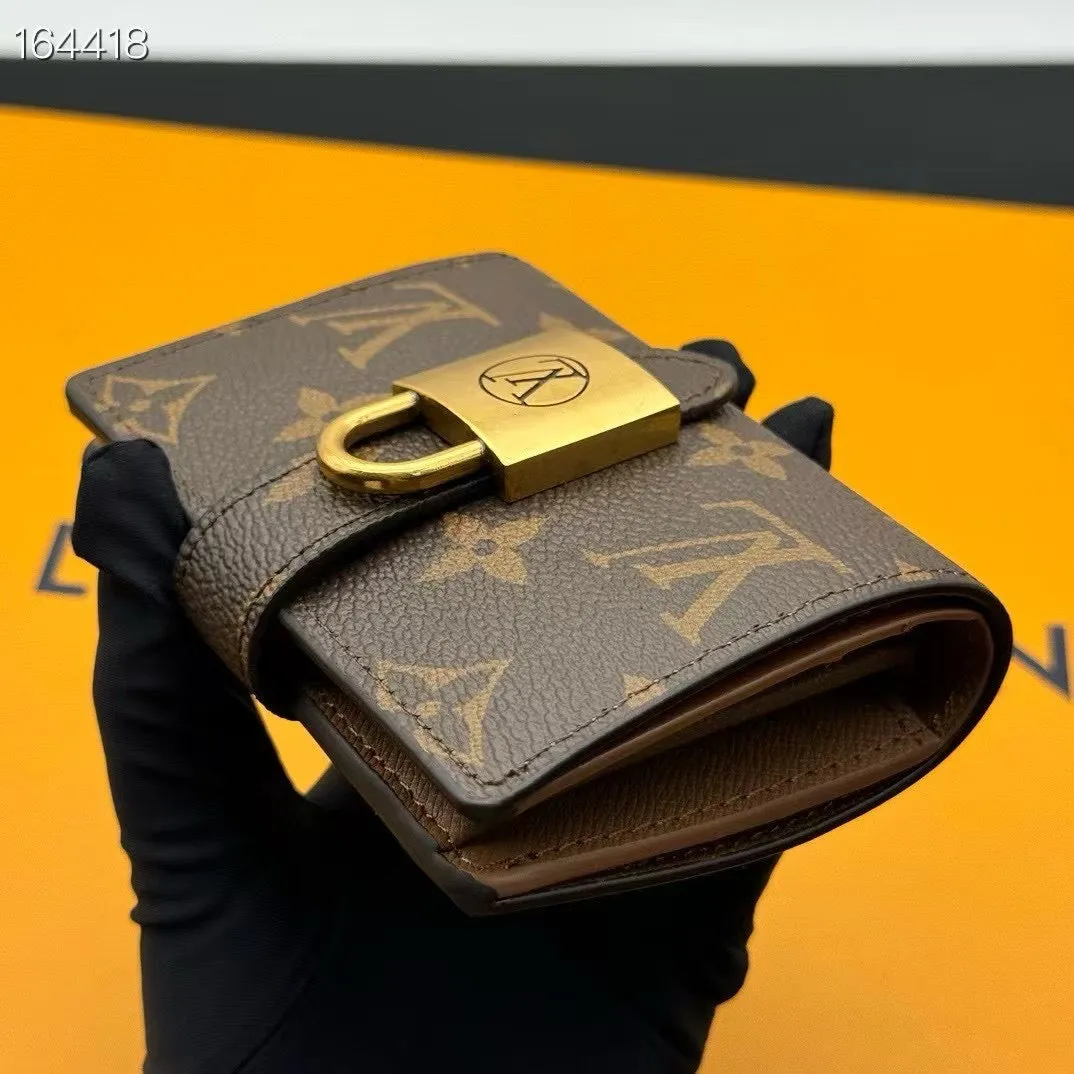 LB1231 Low Key Compact Wallet / 4.3 x 3.3 x 0.8 inches