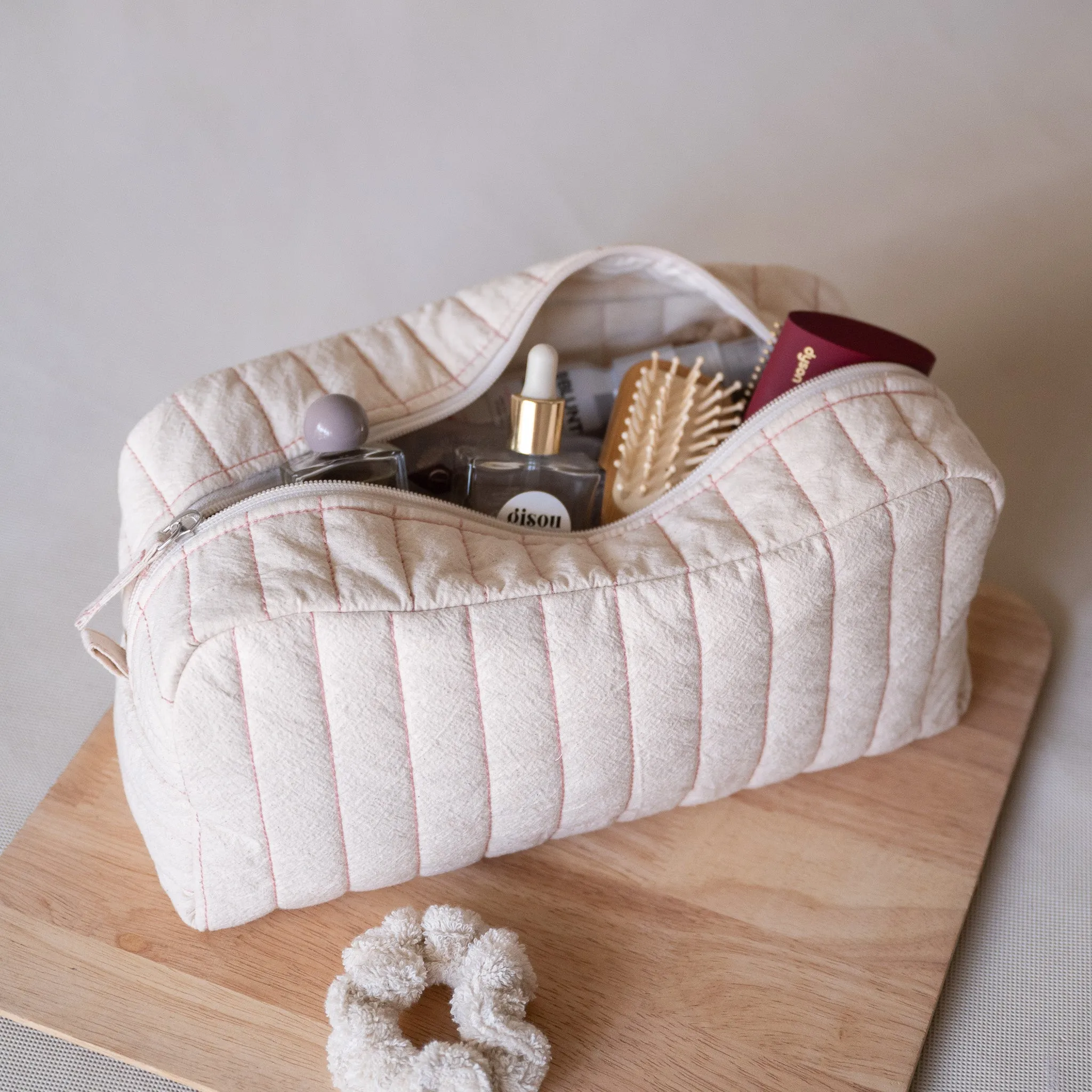 ‘Look Good’ Rosette Long Pouch