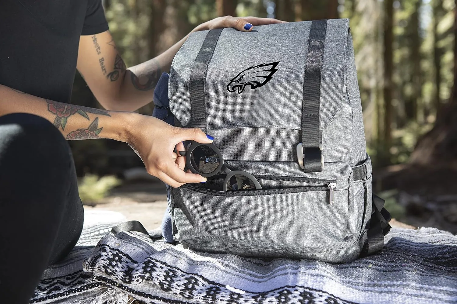 PICNIC TIME NFL Philadelphia Eagles OTG Traverse Backpack Cooler - Soft Cooler Backpack - Hiking Backpack, (Heathered Gray)