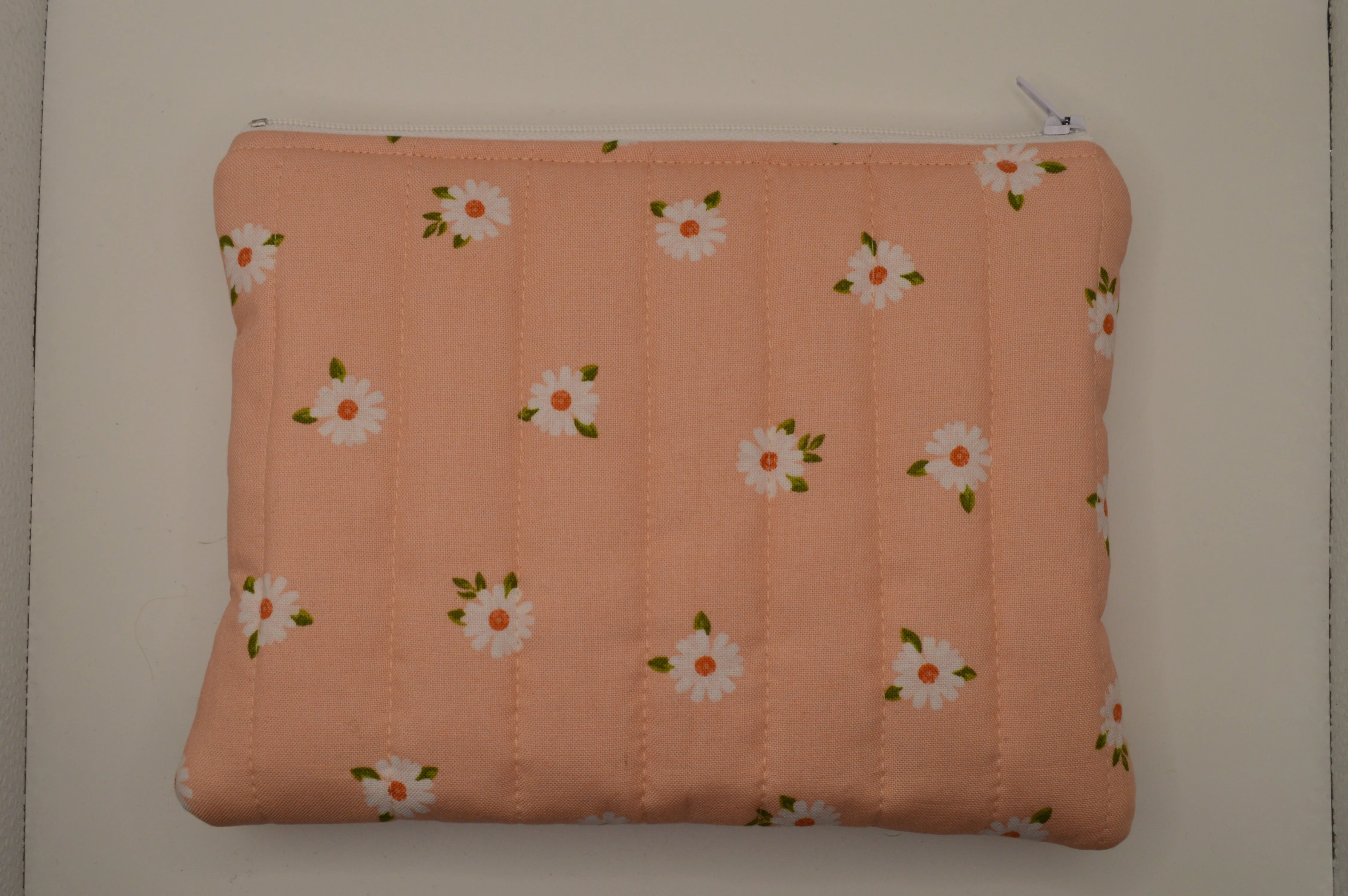 Pink Daisy Mini Puff Pouch- Large