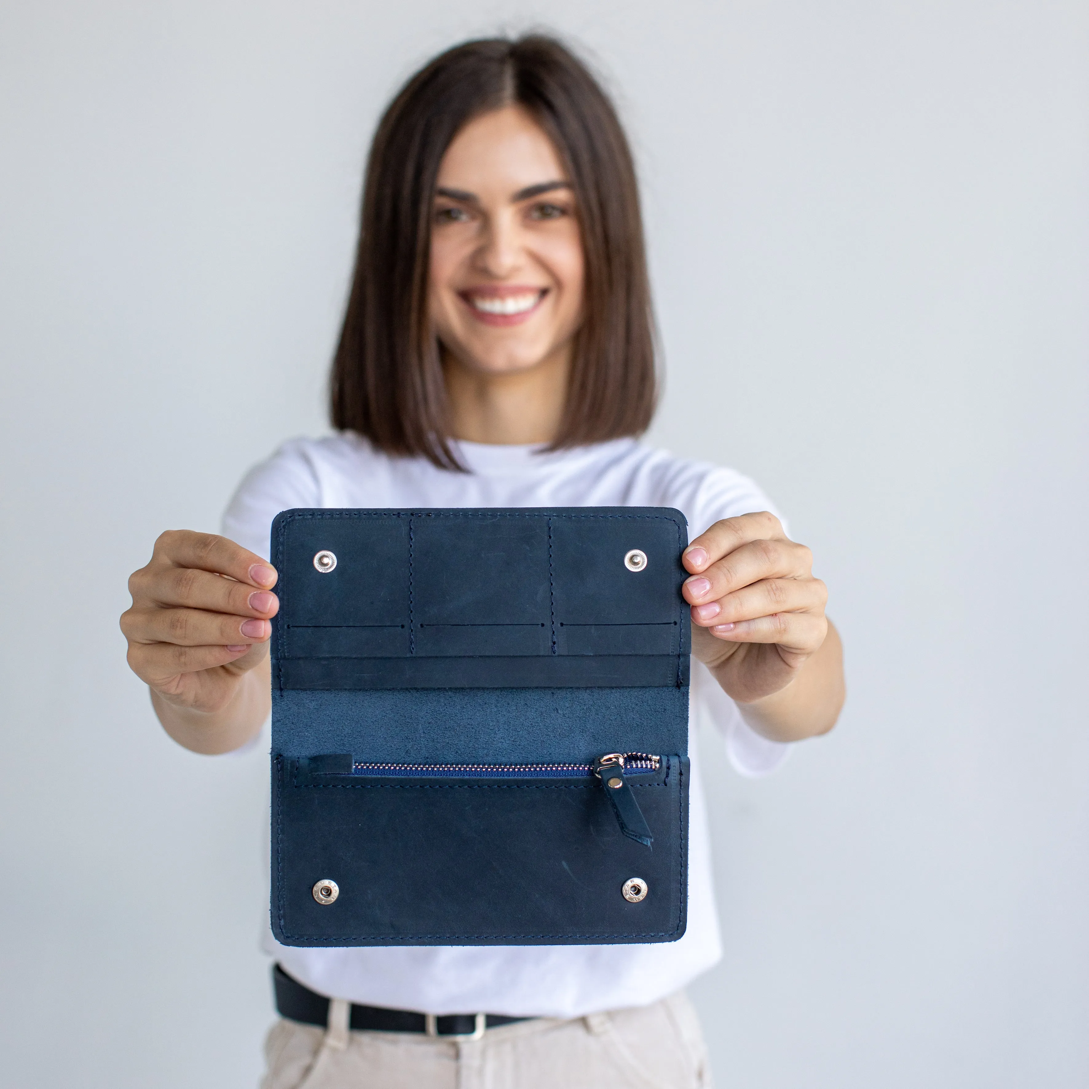 Slim smooth leather wallet