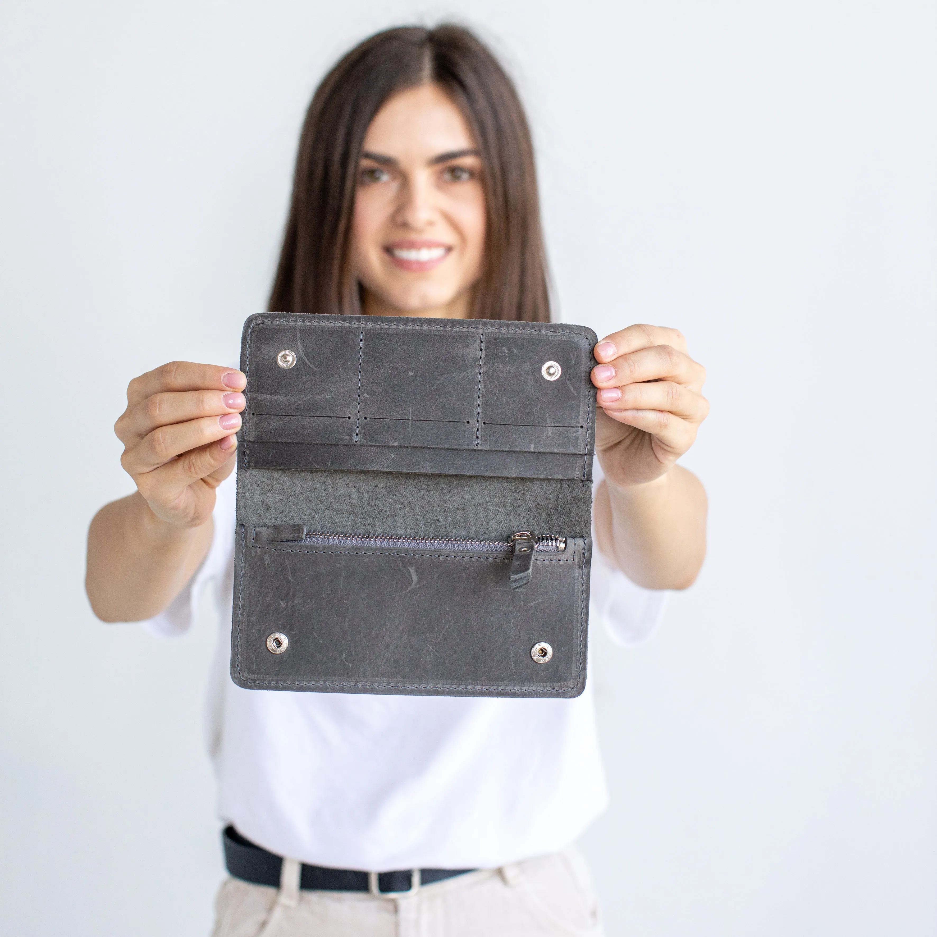 Slim smooth leather wallet