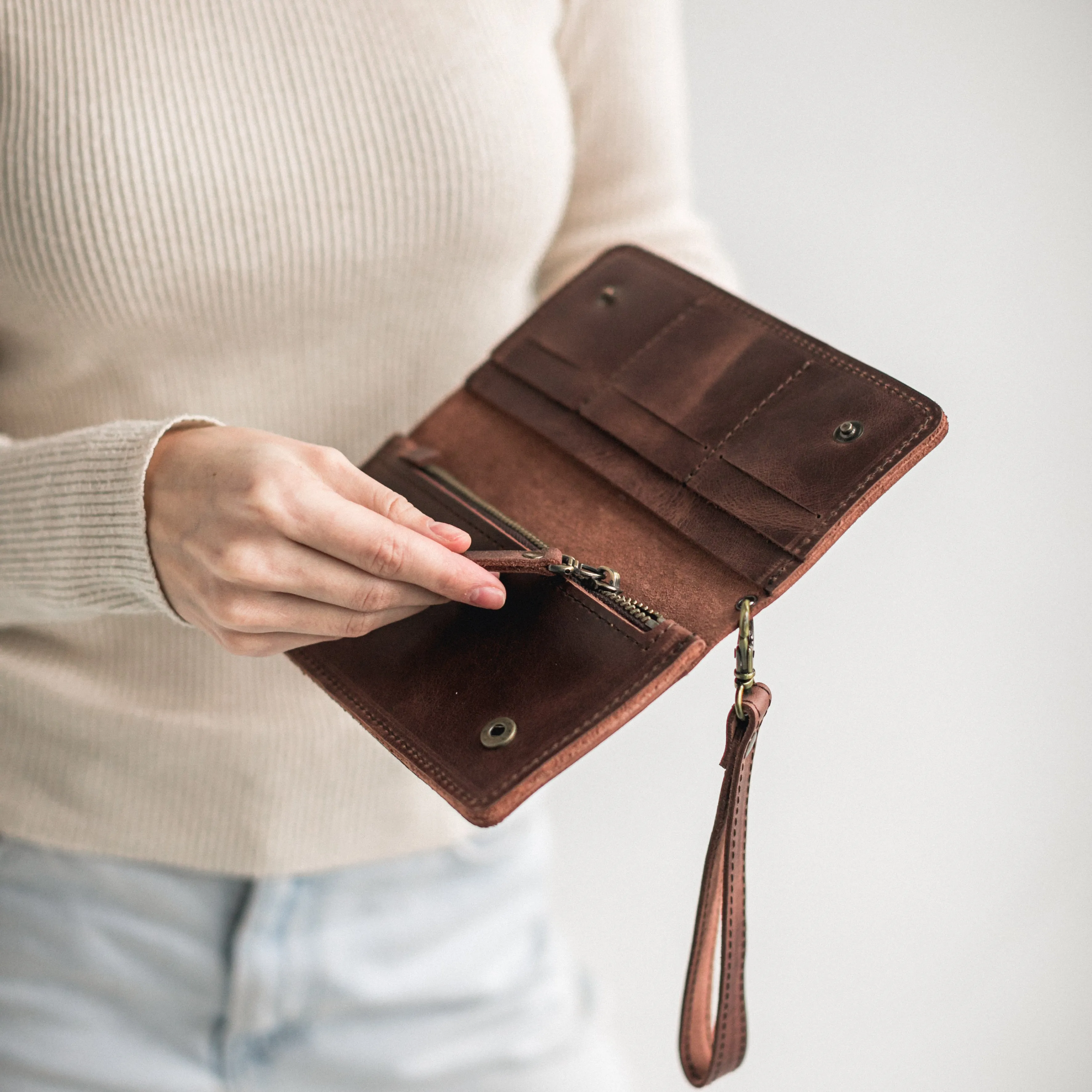 Slim smooth leather wallet
