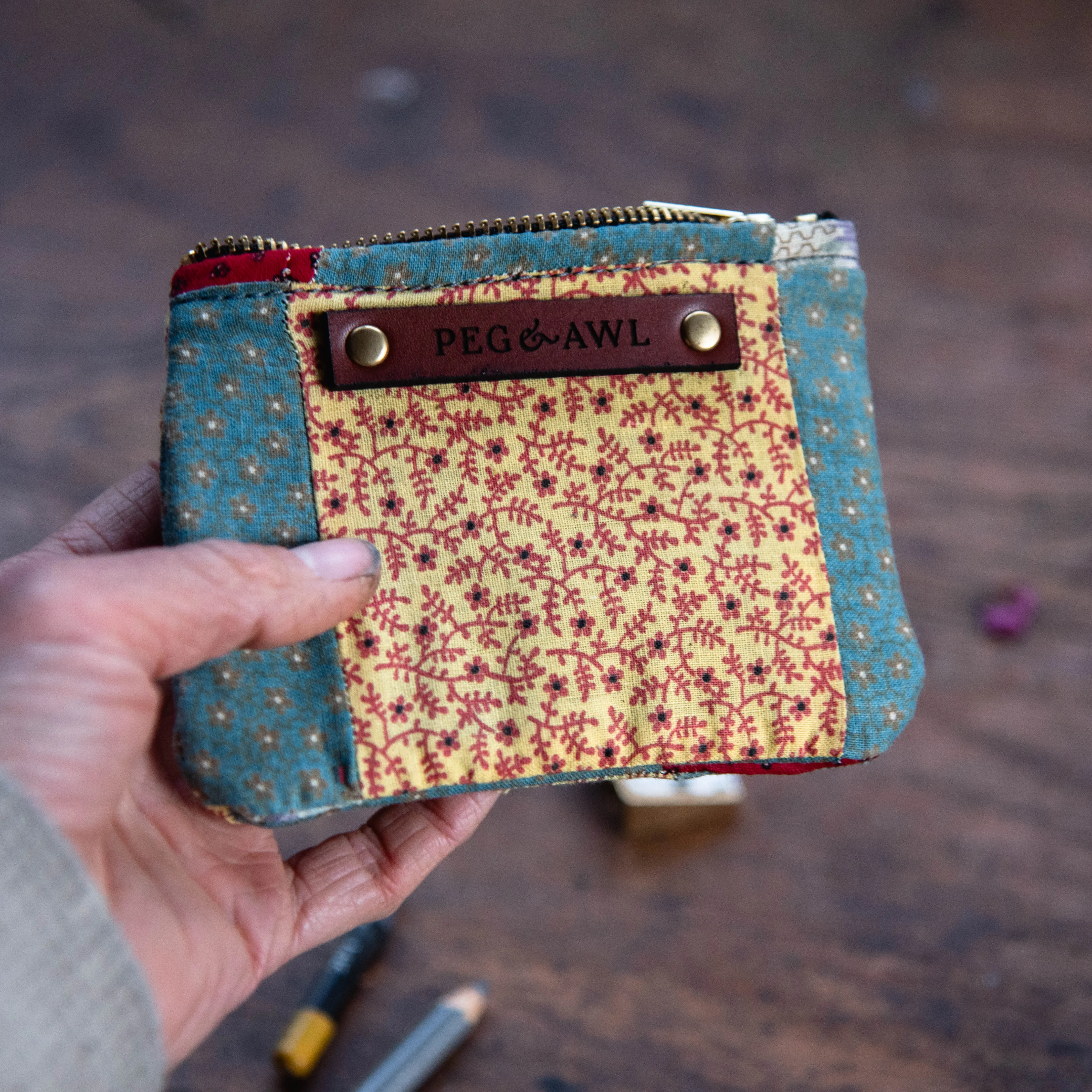 Spender Pouch with 1900s Quilt Top: Katie