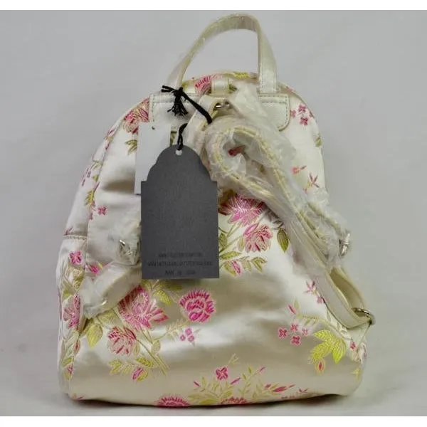 T-Shirt & Jeans Floral Zip Closure Backpack - Floral