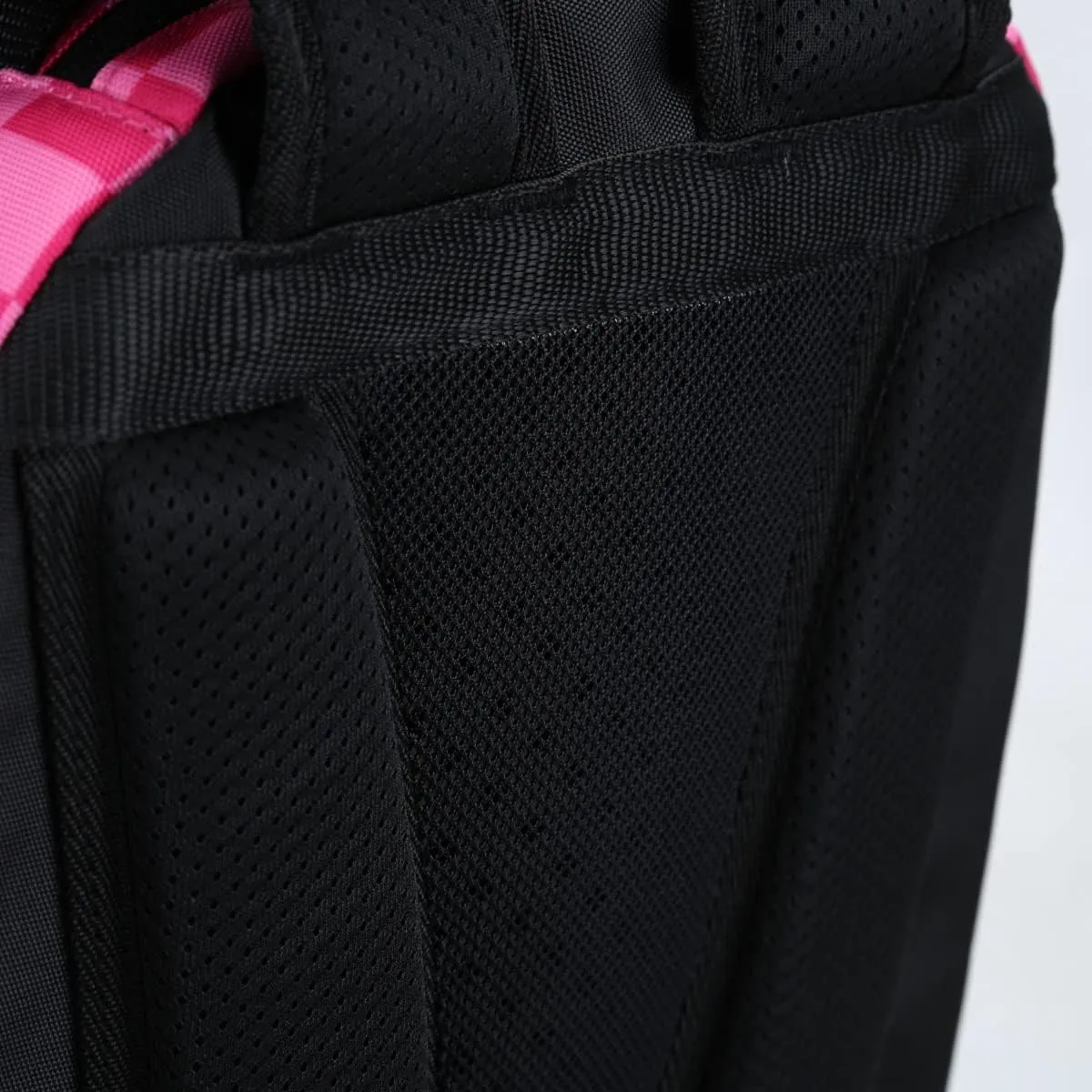 UNIKER Pink Laptop Backpack with USB Charging Port for School Teens Girls, Water Resistant Travel Backpack for Women, Middle School Backpack for 15.6 Inch Laptop, Pink Bear